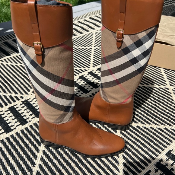 Burberry Tan Copse Riding Boots - Picture 4 of 10